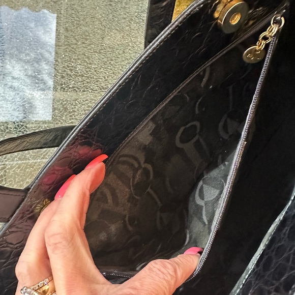 LARGE SALVATORE FERRAGAMO VERA TOTE CROCODILE EMBOSSED BLACK LEATHER GUC - Picture 14 of 16